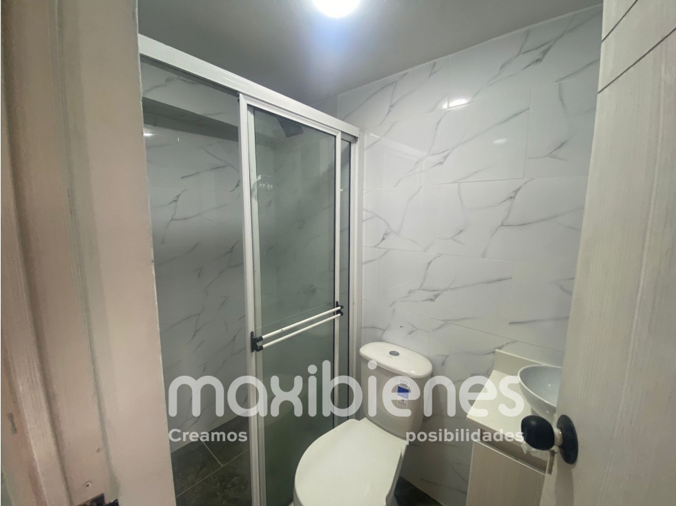 SE ARRIENDA APARTAMENTO EN BARIO NUEVO BELLO. — foto 2