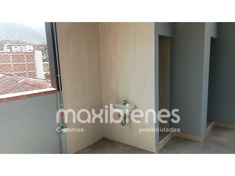 SE ARRIENDA LOCAL EN SIMON BOLIVAR COPACABANA. — foto 4