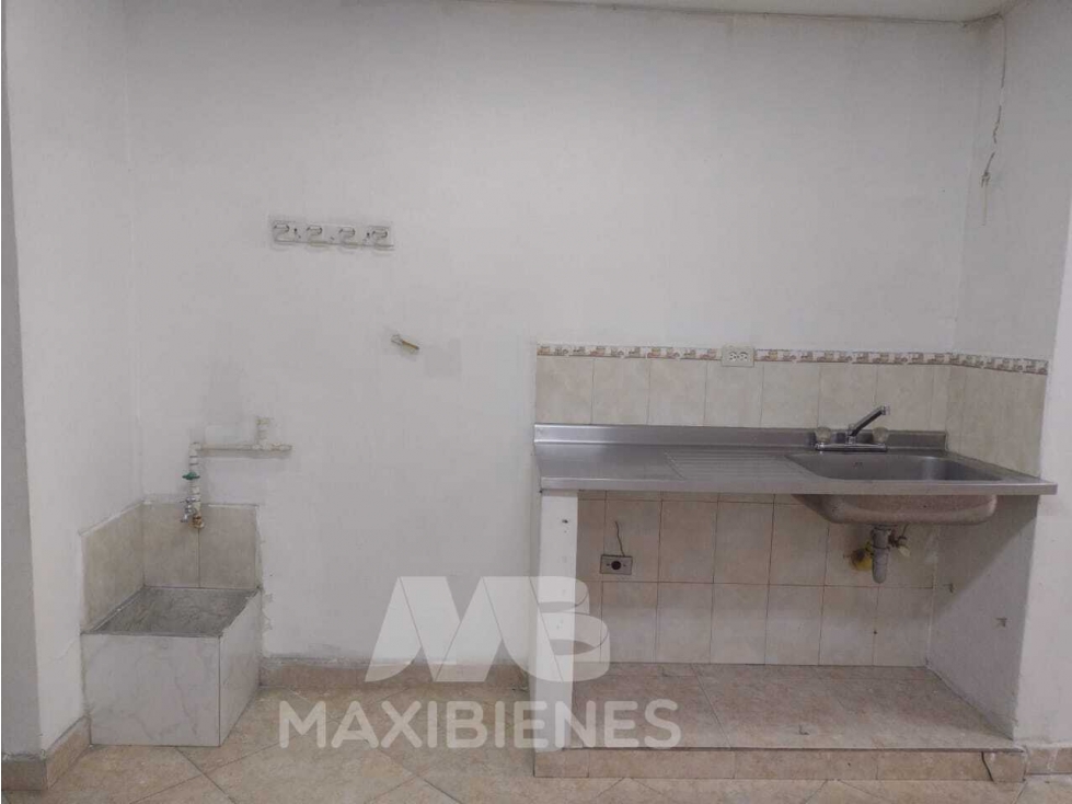 LOCAL PARA ARRIENDO UBICADO EN BELLO - 5