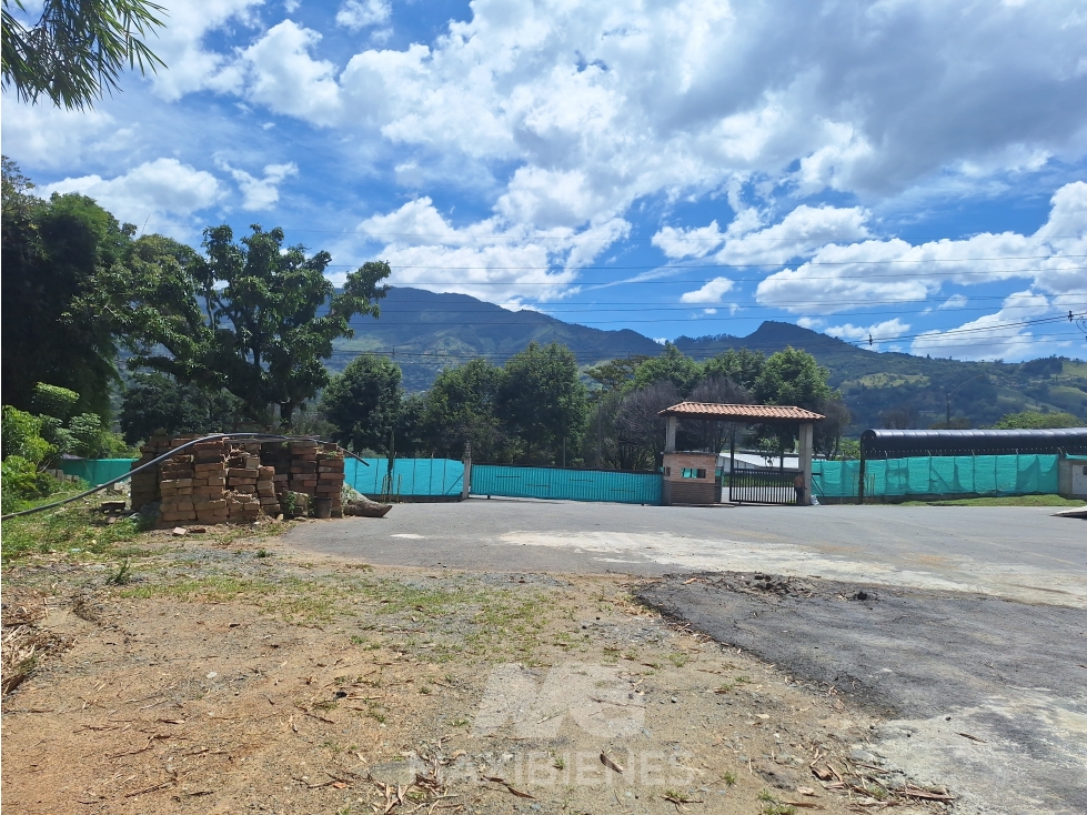 BODEGA PARA ARRIENDO UBICADA EN GIRARDOTA - 3