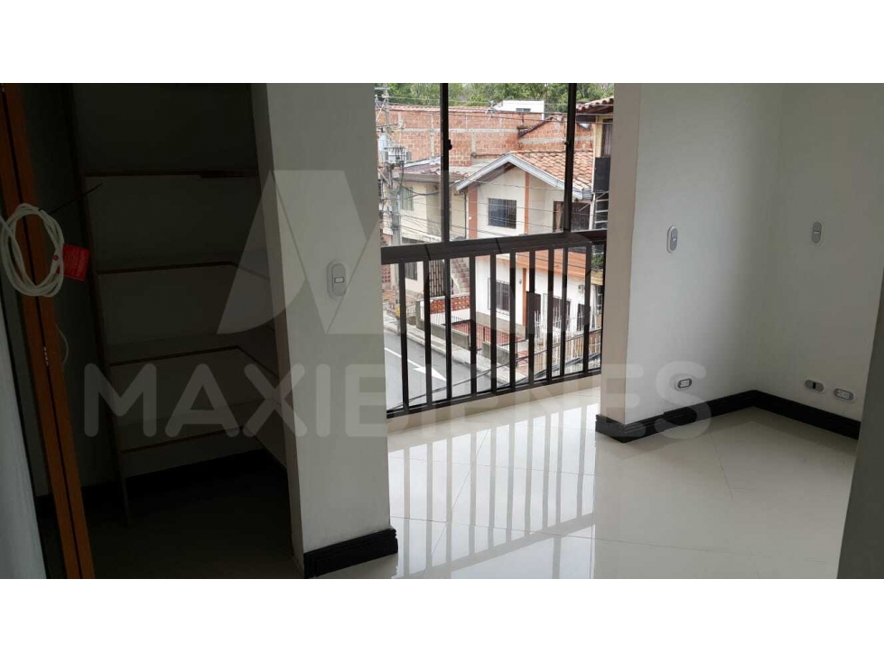 APARTAMENTO EN ARRIENDO EN EL SECTOR DE SANTA LUCIA — foto 3