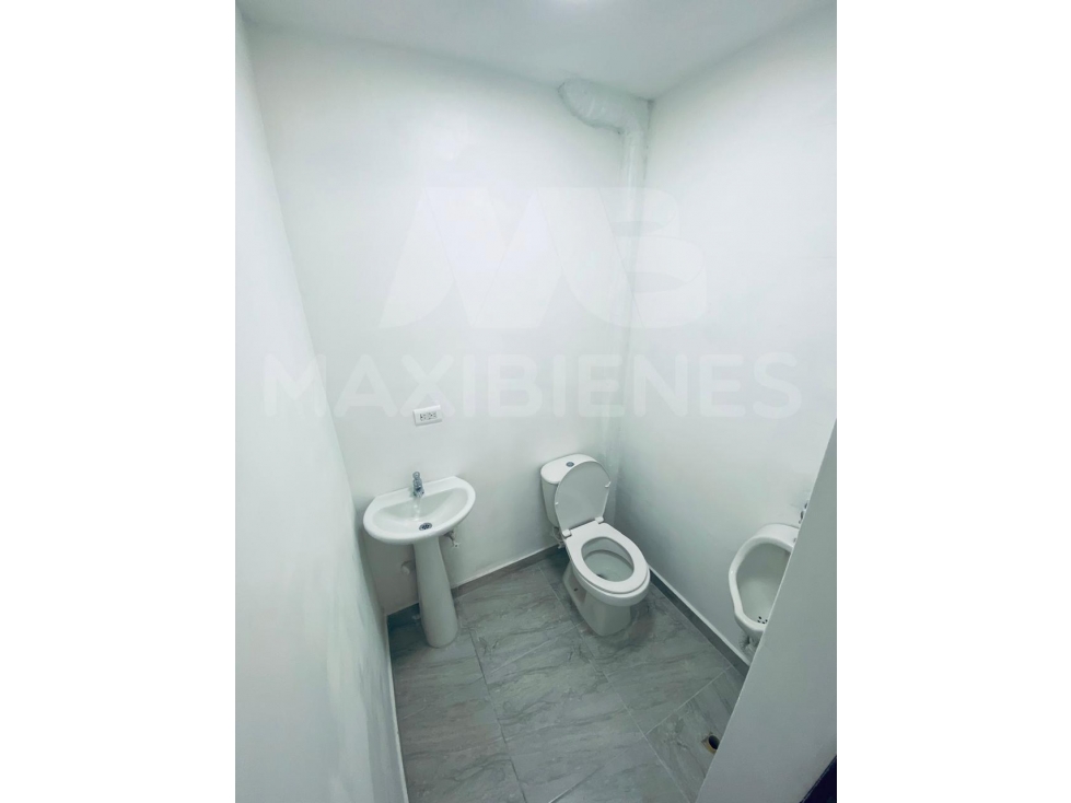 LOCAL EN ARRIENDO EN EL SECTOR DE SURAMERICANA — foto 3