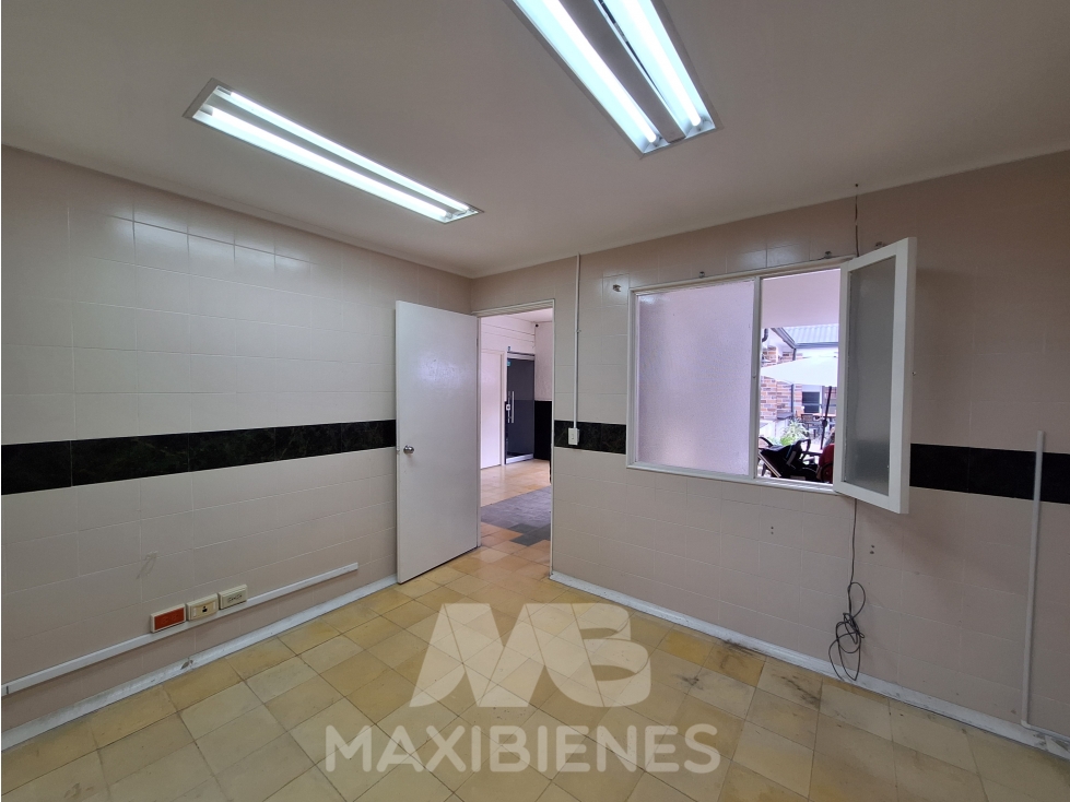 LOCAL PARA ARRIENDO UBICADO EN BARBOSA - 3