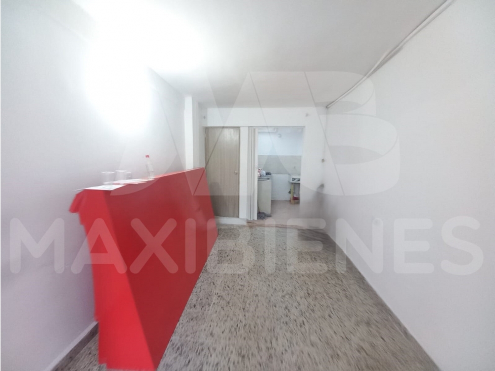 LOCAL EN ARRIENDO EN EL SECTOR DE SANTA LUCIA — foto 3