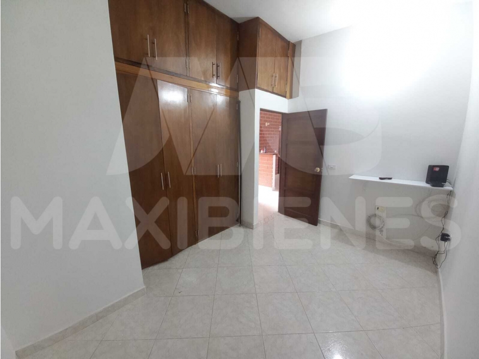 APARTAMENTO EN ARRIENDO EN EL SECTOR DE SANTA LUCIA — foto 3
