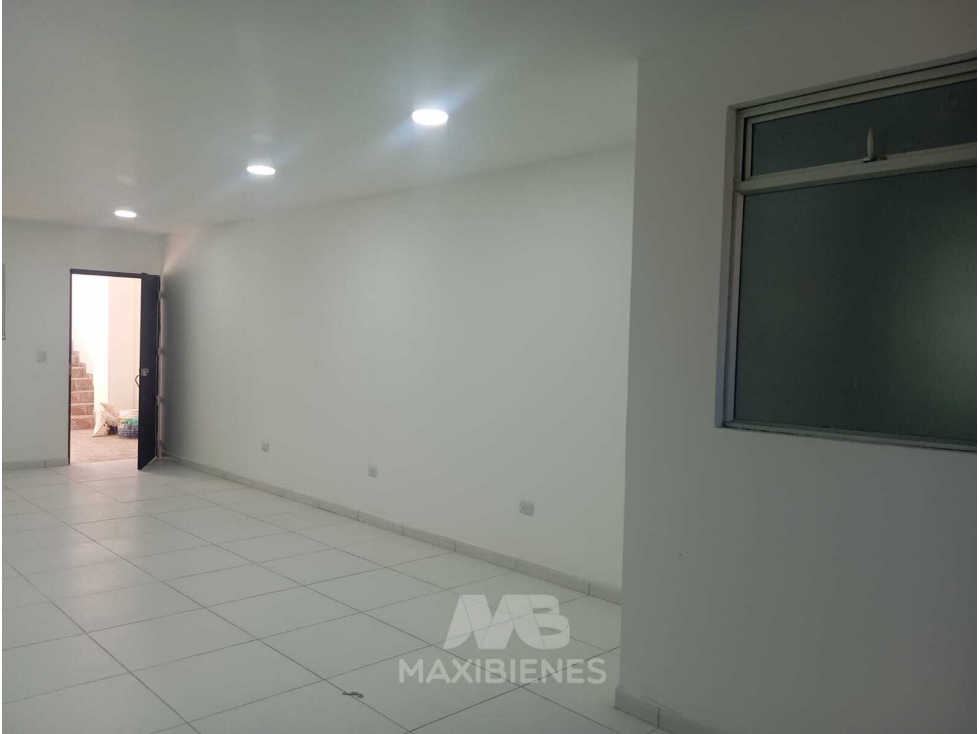 LOCAL PARA ARRIENDO UBICADO EN COPACABANA - 3