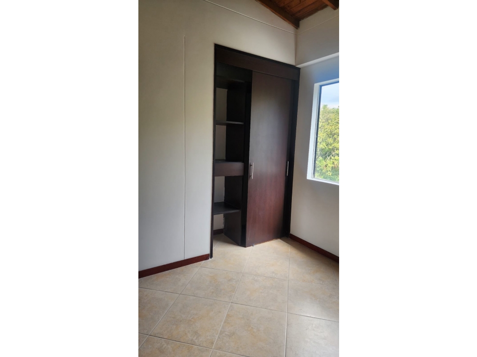 APARTAMENTO EN ARRIENDO SECTOR ALMERIA — foto 3