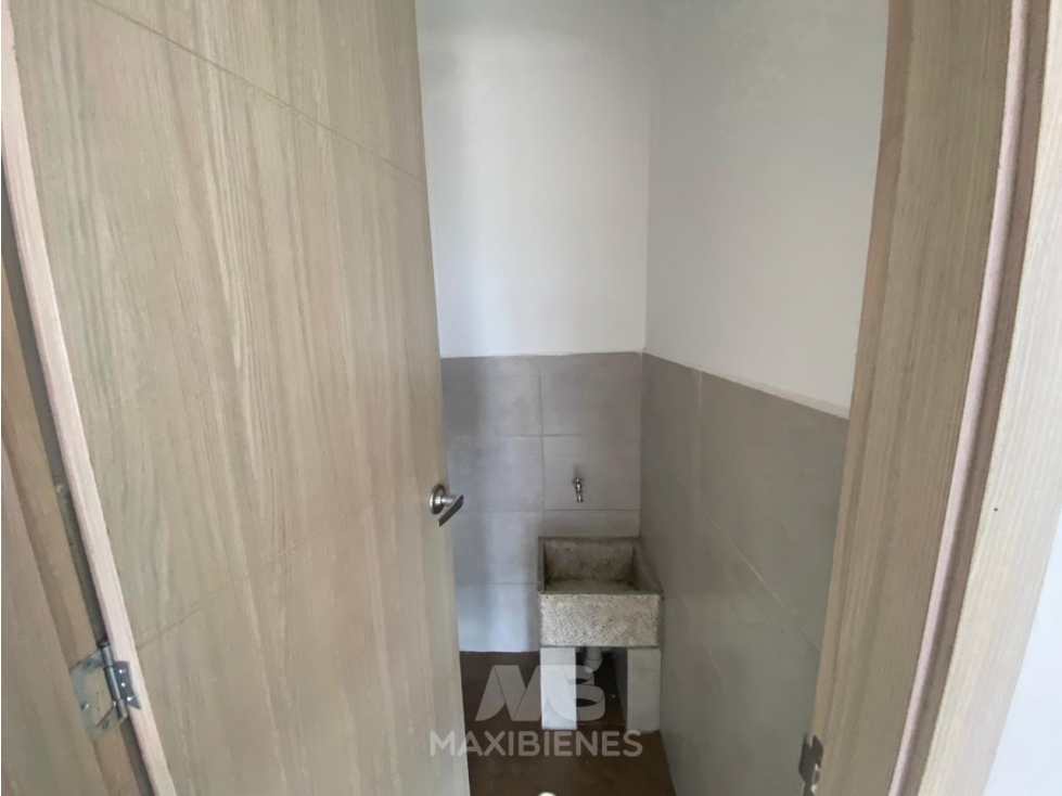 OFICINA PARA ARRIENDO UBICADO EN BELLO - 5