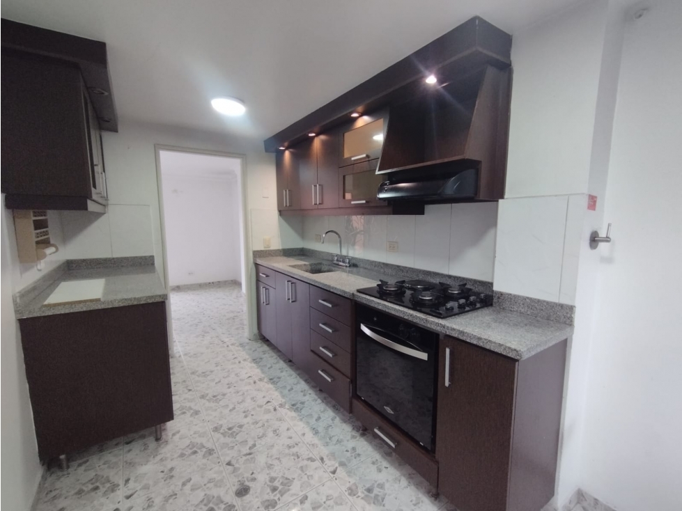 APARTAMENTO EN ARRIENDO SECTOR ALMERIA — foto 3