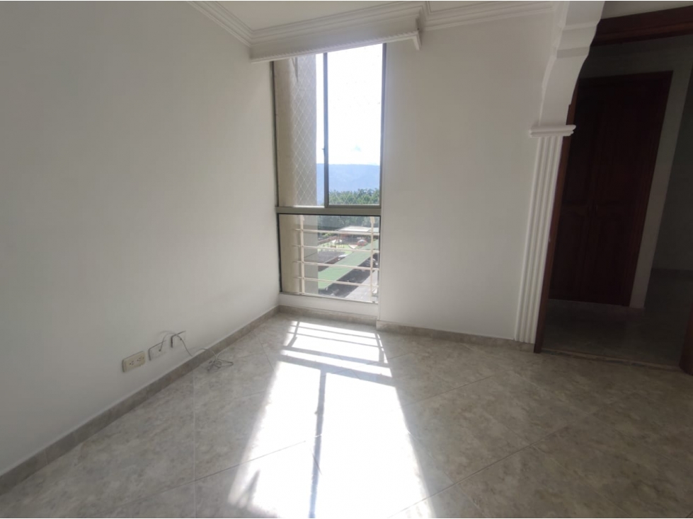 APARTAMENTO EN ARRIENDO SECTOR ALMERIA — foto 3
