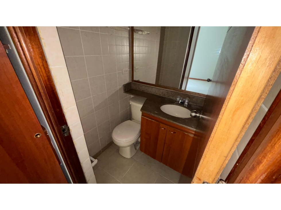 APARTAMENTO EN ARRIENDO SECTOR LAURELES — foto 3
