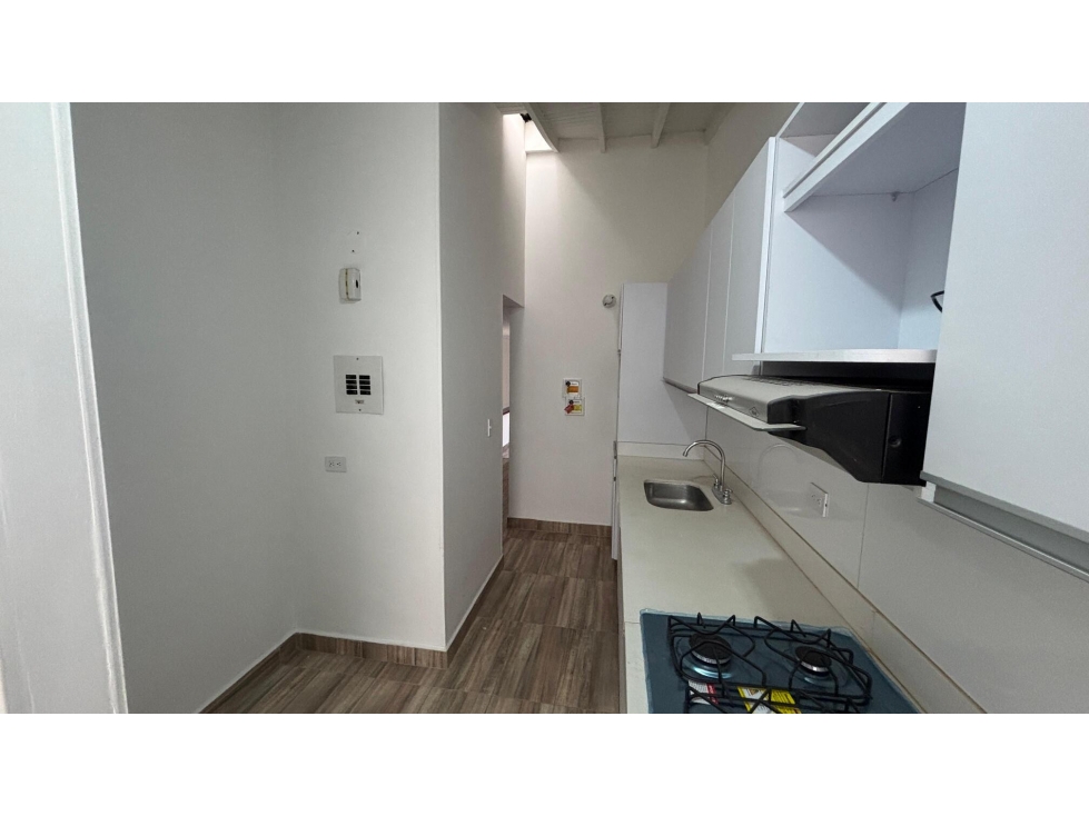 APARTAMENTO EN ARRIENDO SANTA MONICA, MEDELLIN — foto 3