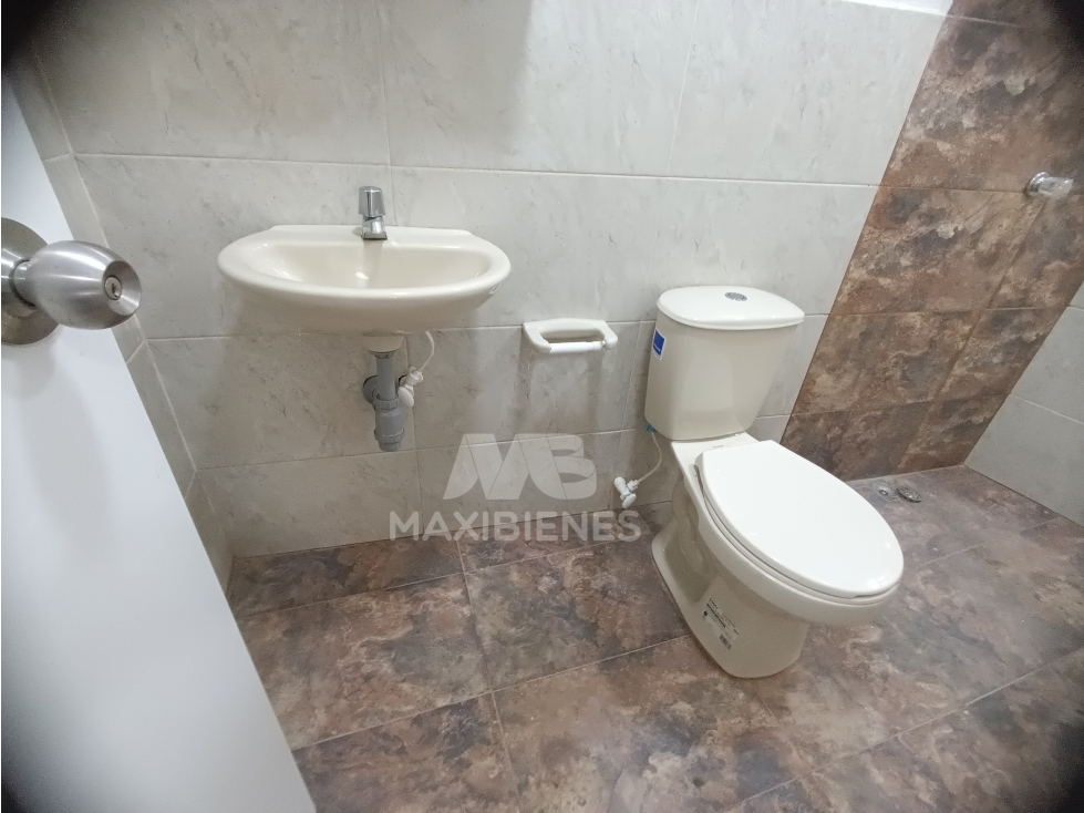 LOCAL PARA ARRIENDO UBICADO EN BELLO - 6