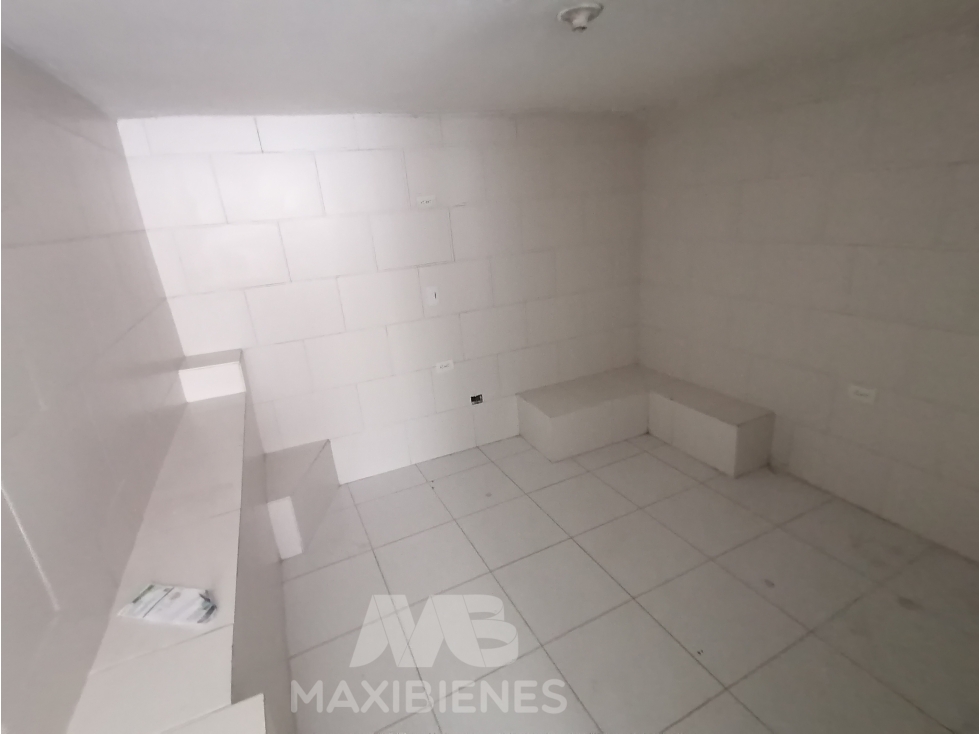 LOCAL PARA ARRIENDO UBICADO EN BELLO - 3