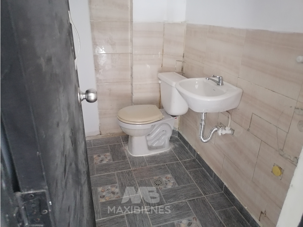 LOCAL PARA ARRIENDO UBICADO EN BELLO - 4