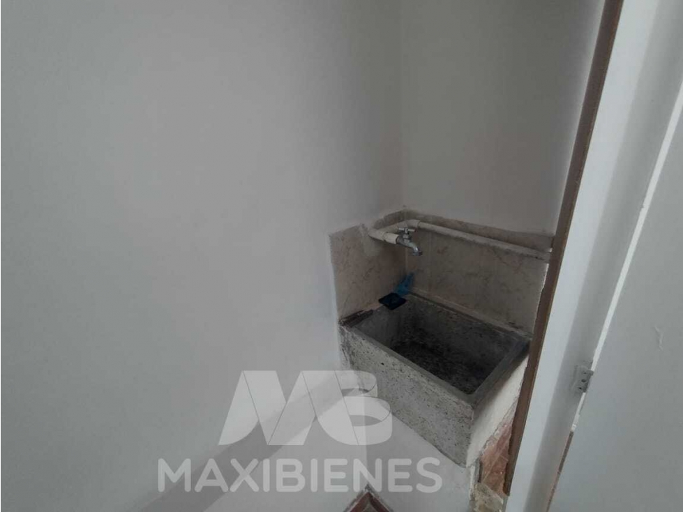 LOCAL PARA ARRIENDO UBICADO EN BELLO - 4
