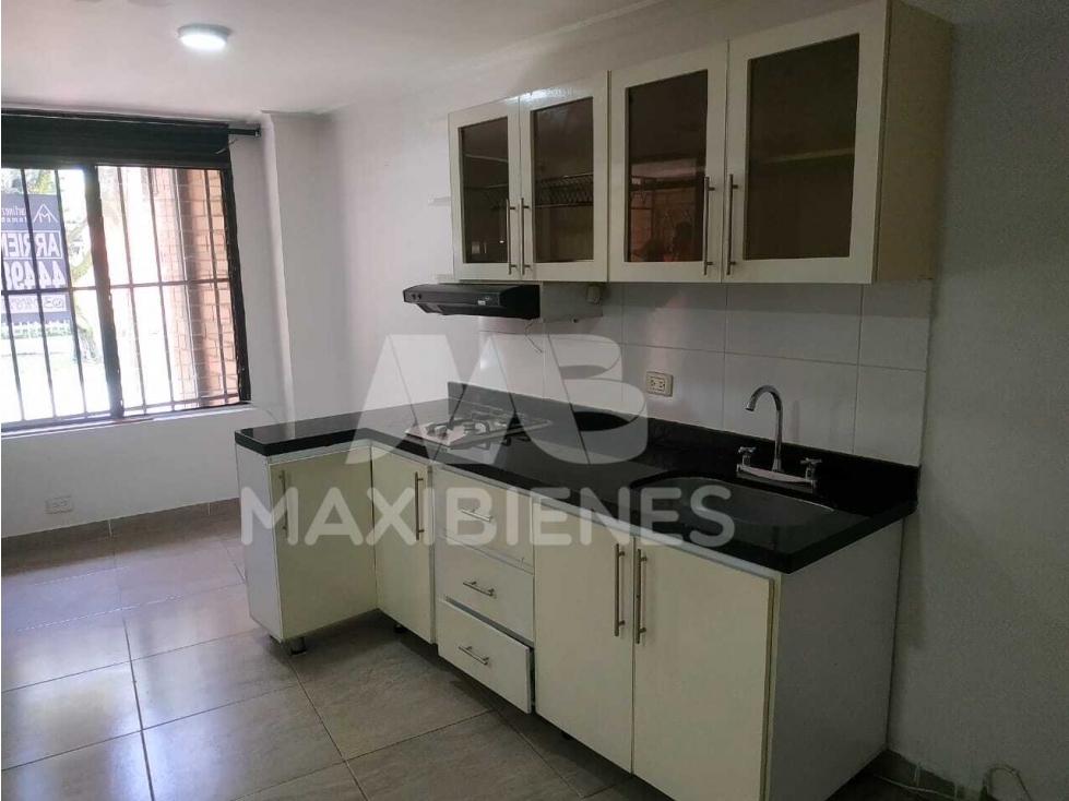 APARTAESTUDIO EN ARRIENDO SECTOR LAURELES — foto 4