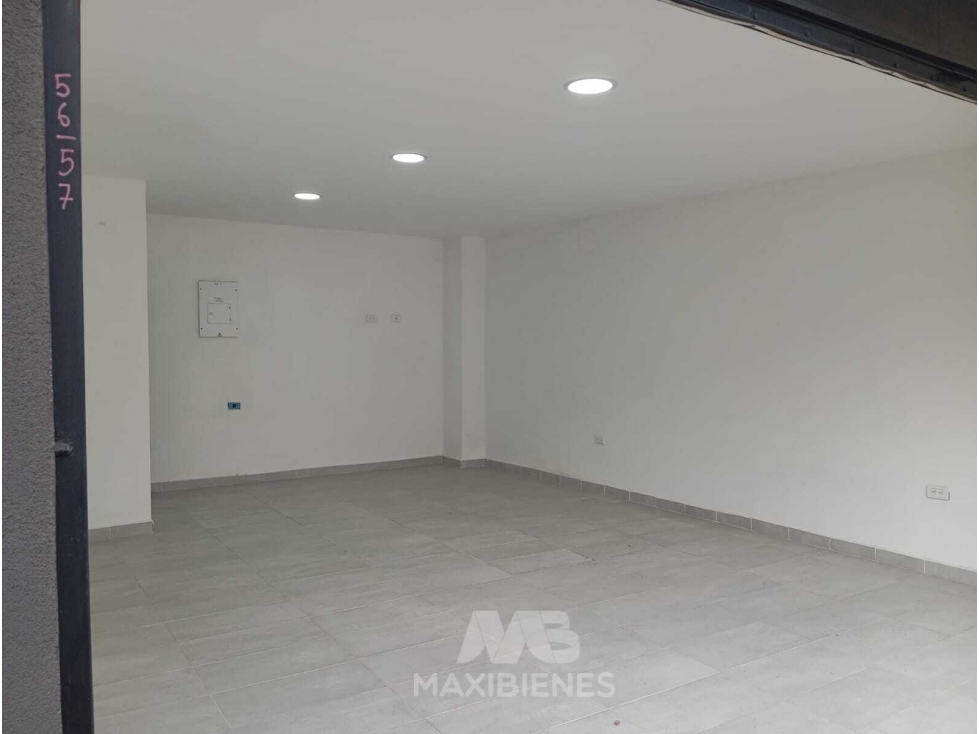LOCAL PARA ARRIENDO UBICADO EN COPACABANA - 4