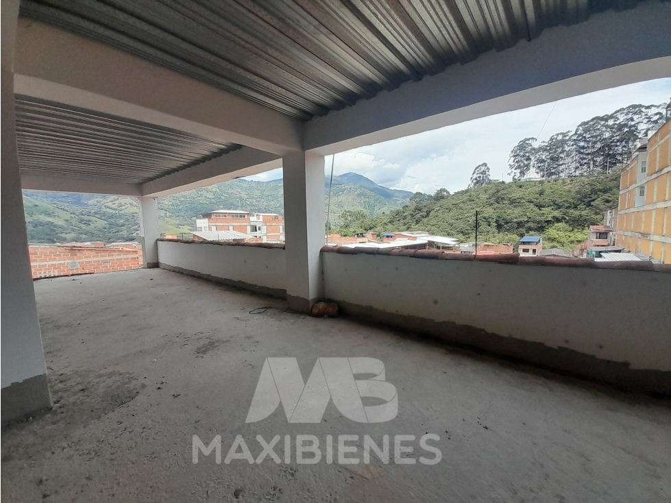 LOCAL PARA ARRIENDO UBICADO EN BARBOSA - 3