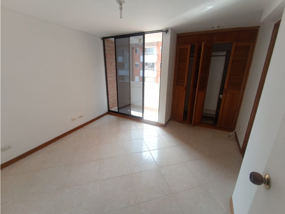 APARTAMENTO EN ARRIENDO EN EL SECTOR DE ESTADIO — foto 4