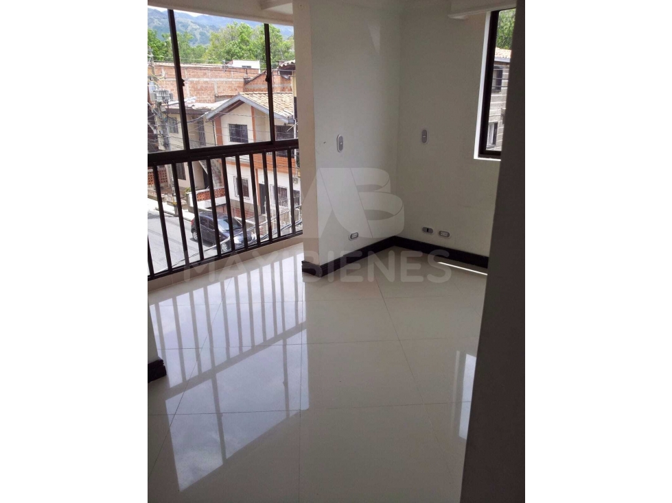 APARTAMENTO EN ARRIENDO EN EL SECTOR DE SANTA LUCIA — foto 4