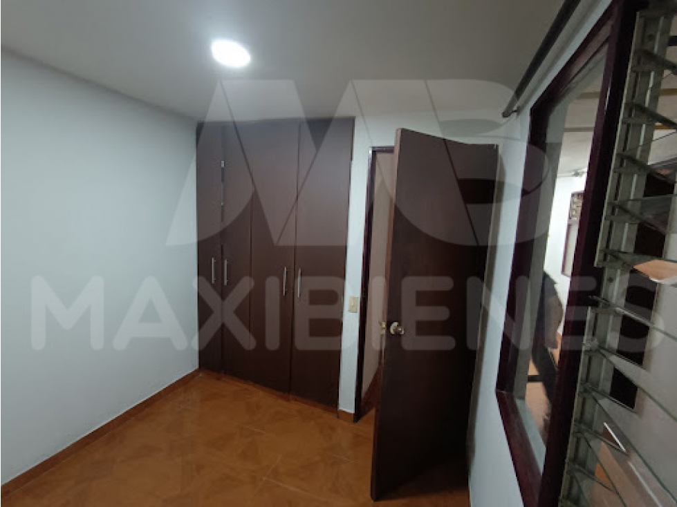 APARTAMENTO EN ARRIENDO EN EL SECTOR DE SANTA LUCIA — foto 4