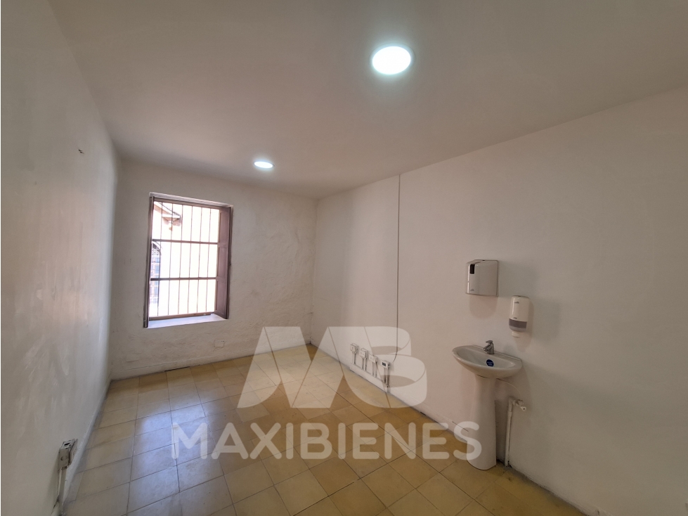 LOCAL PARA ARRIENDO UBICADO EN BARBOSA - 4