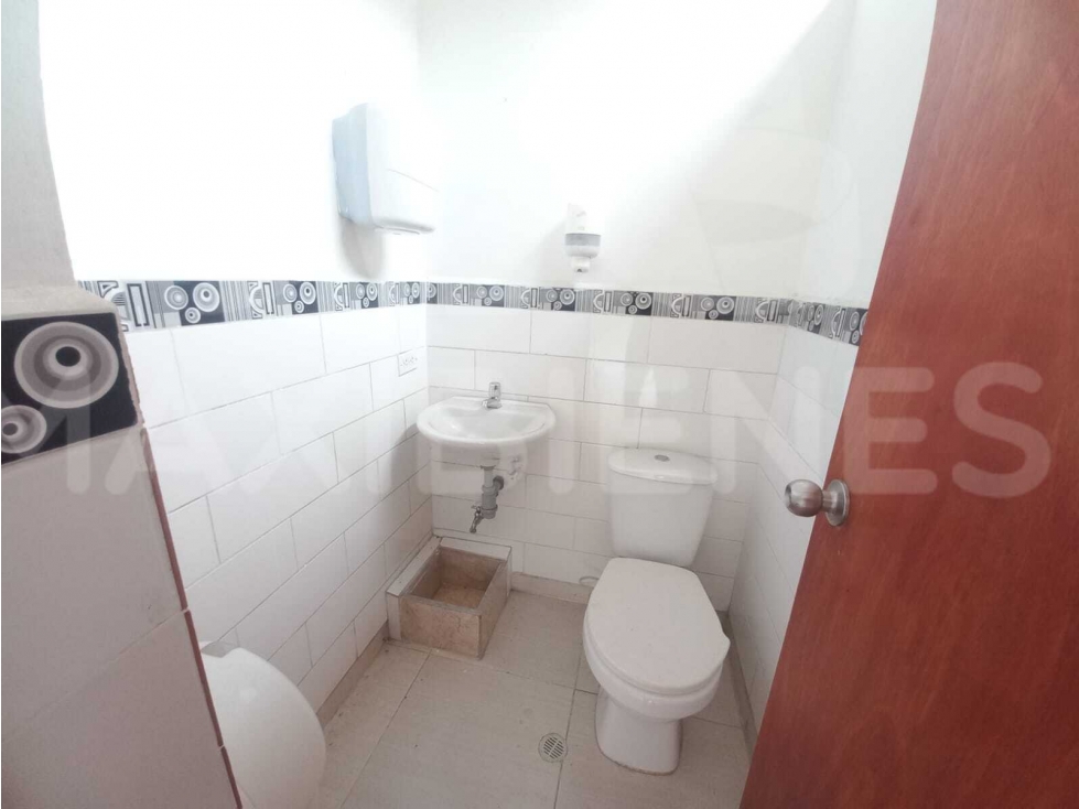 LOCAL EN ARRIENDO EN EL SECTOR DE SURAMERICANA — foto 4