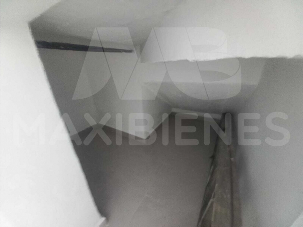 LOCAL EN ARRIENDO EN EL SECTOR DE SANTA LUCIA — foto 4