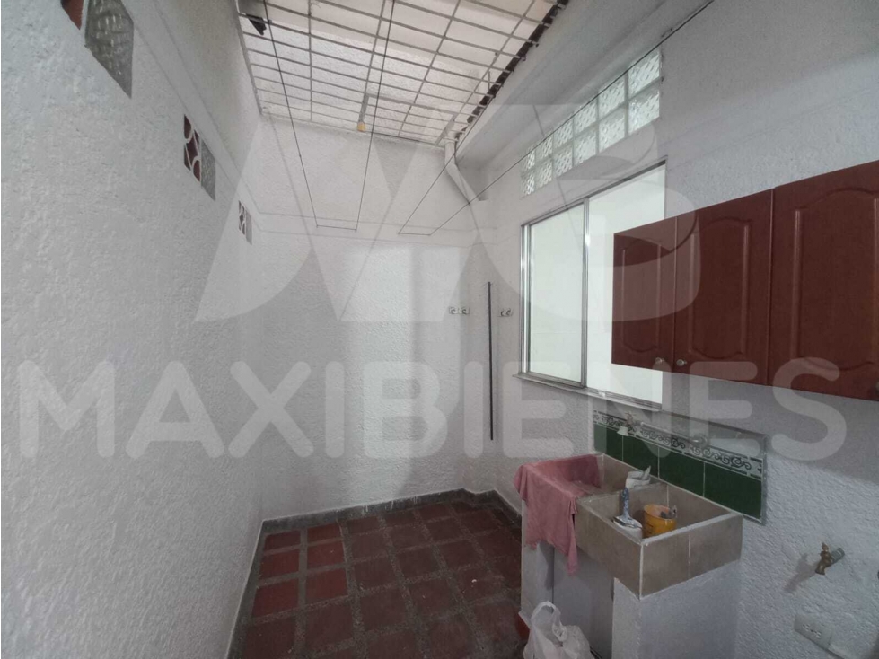 APARTAMENTO EN ARRIENDO EN EL SECTOR DE SANTA LUCIA — foto 4
