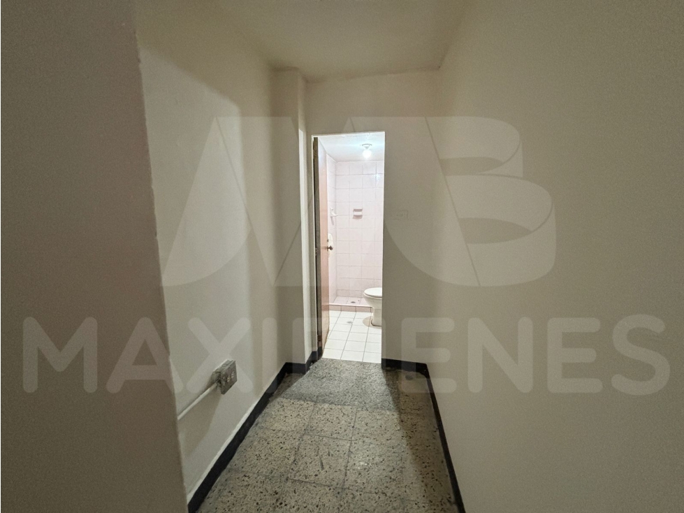 LOCAL EN ARRIENDO EN EL SECTOR DE SANTA LUCIA — foto 4