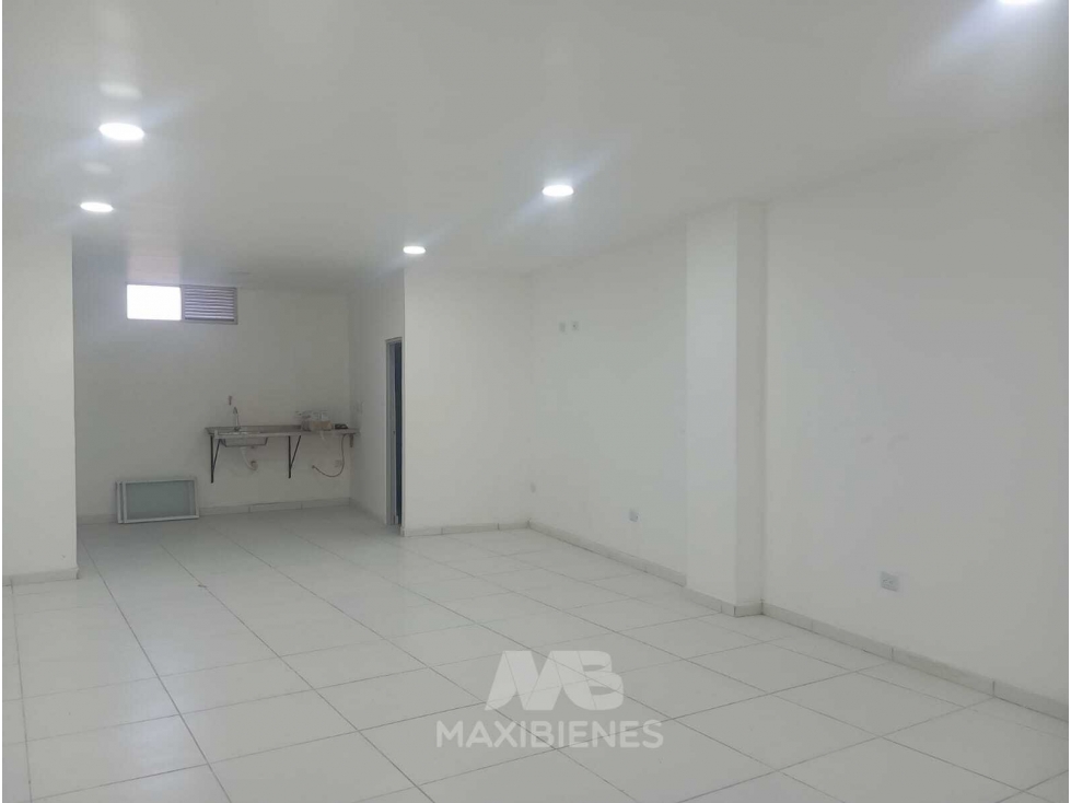 LOCAL PARA ARRIENDO UBICADO EN COPACABANA - 4
