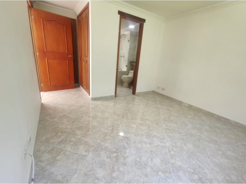 APARTAMENTO EN ARRIENDO SECTOR ALMERIA — foto 4