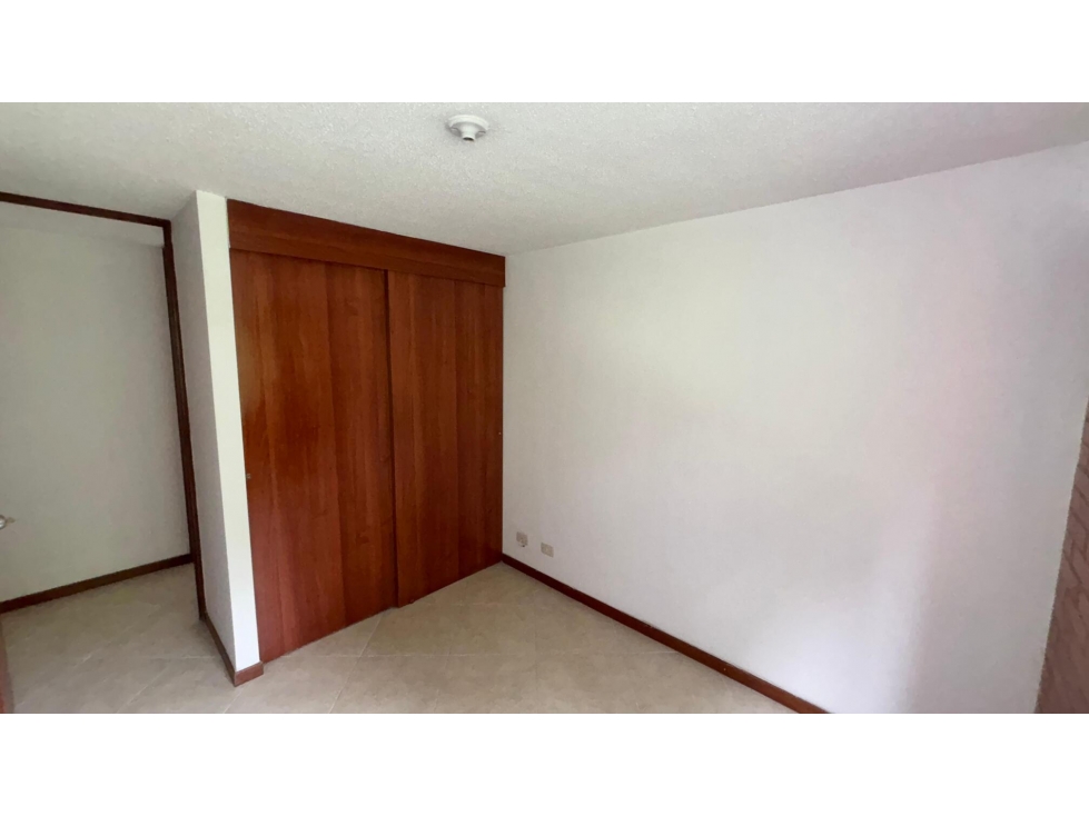 APARTAMENTO EN ARRIENDO SECTOR LAURELES — foto 4