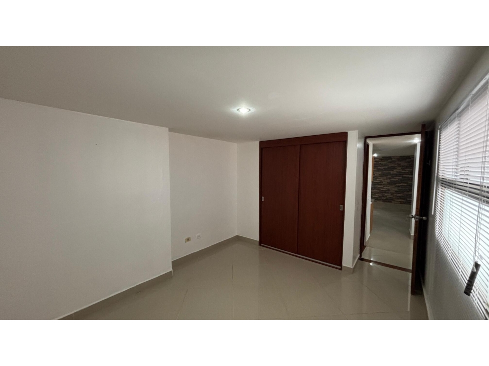 APARTAMENTO EN ARRIENDO SECTOR BARRIO CRISTOBAL — foto 4