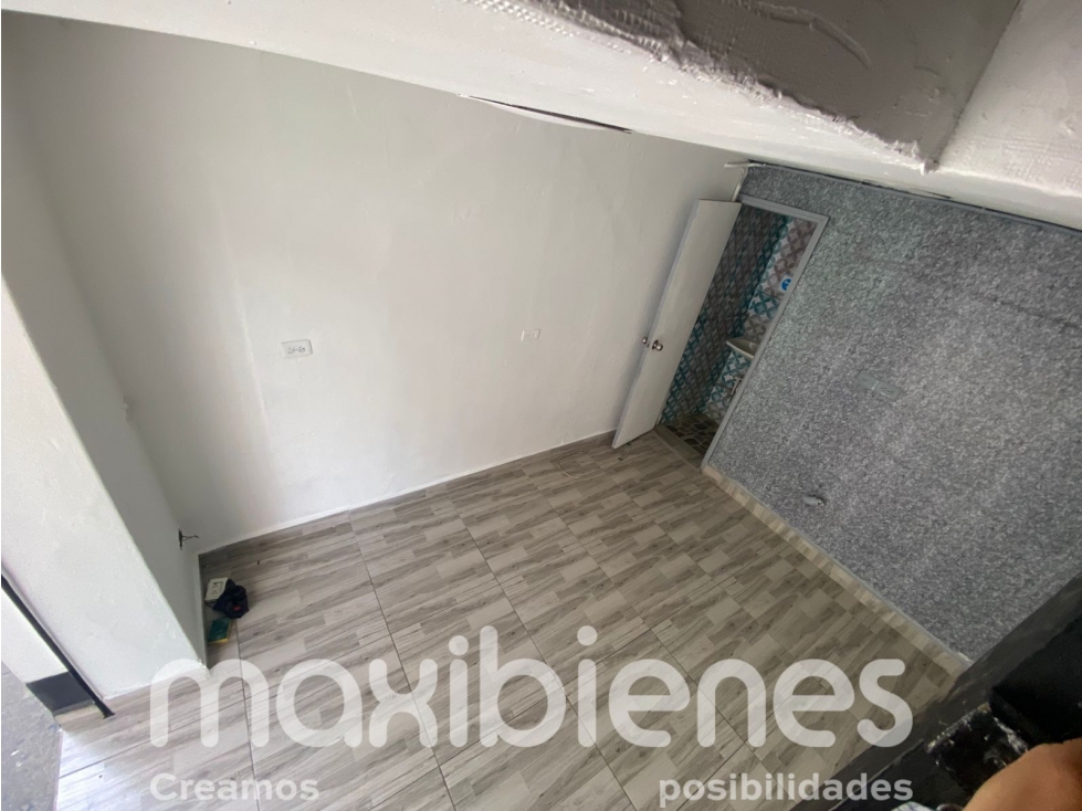 INGRESA LOCAL OBRA 2000 EN BELLO — foto 3