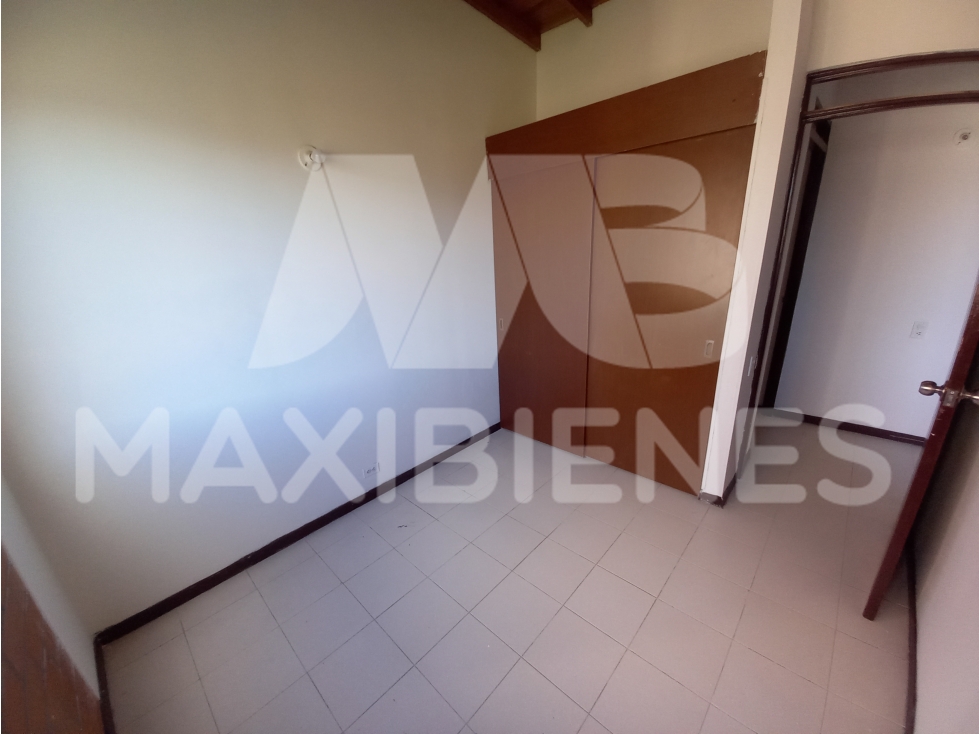 APARTAMENTO EN ARRIENDO EN EL SECTOR DE SANTA LUCIA — foto 3