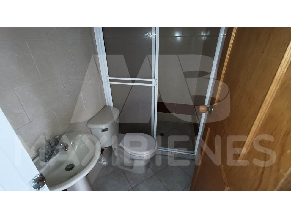 APARTAMENTO EN ARRIENDO EN EL SECTOR DE ESTADIO — foto 3
