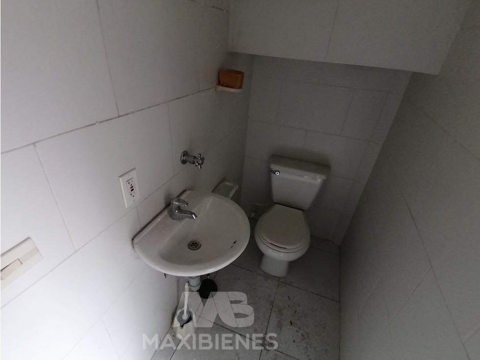 LOCAL PARA ARRIENDO UBICADO EN BELLO - 5