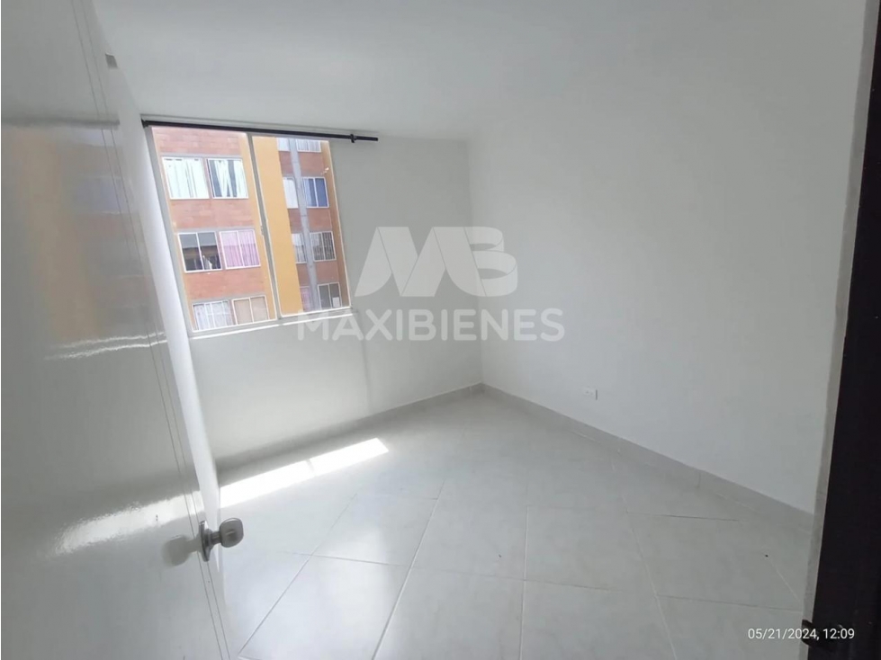 APARTAMENTO EN VENTA SECTOR ROBLEDO — foto 5
