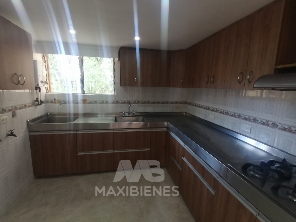 APARTAMENTO PARA ARRIENDO UBICADO BELLO — foto 2