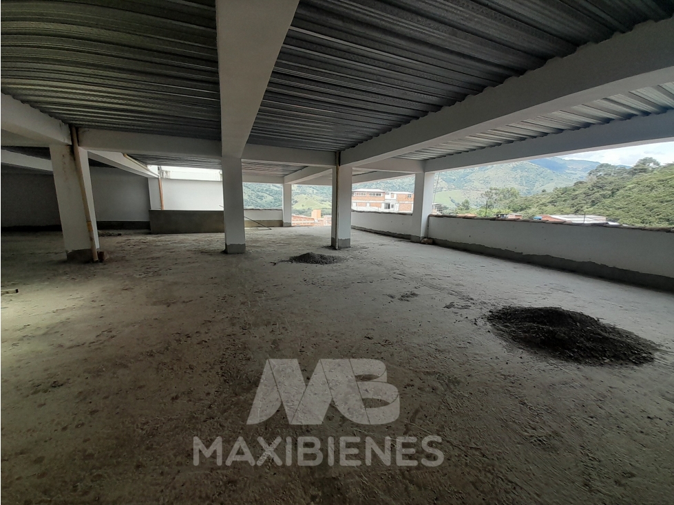 LOCAL PARA ARRIENDO UBICADO EN BARBOSA - 4