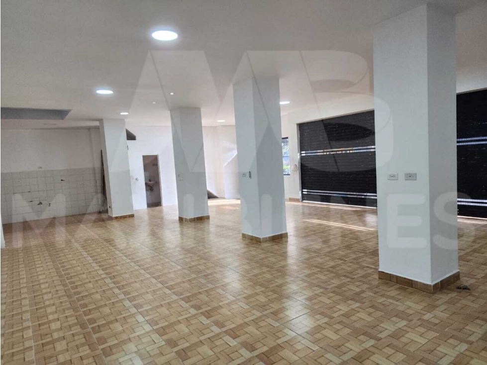 LOCAL EN ARRIENDO EN EL SECTOR DE SANTA LUCIA — foto 5