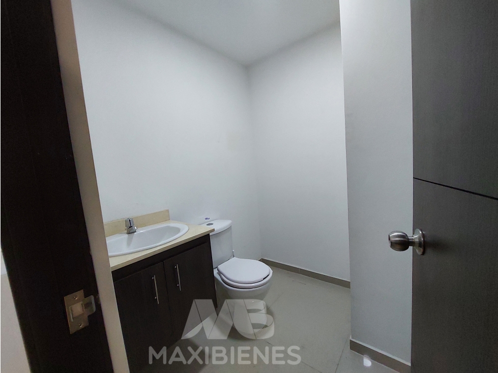 OFICINA PARA ARRIENDO UBICADO EN BELLO - 6