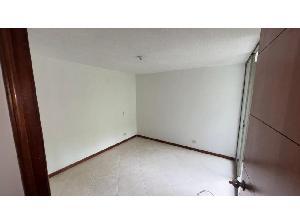 APARTAMENTO EN ARRIENDO SECTOR LAURELES — foto 5