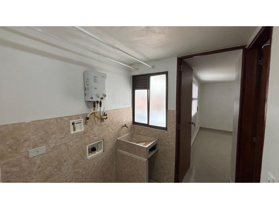 APARTAMENTO EN ARRIENDO SECTOR BARRIO CRISTOBAL — foto 5
