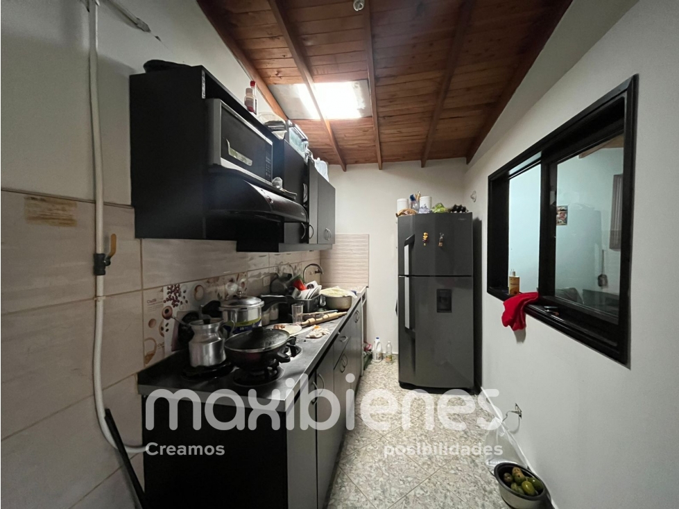 SE ARRIENDA CASA EN SAN JOSE OBRERO BELLO.