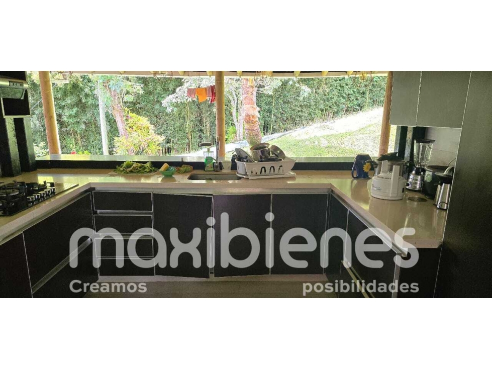 INGRESA FINCA PARA LA VENTA EN COPACABANA