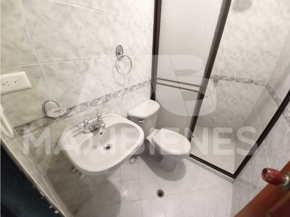 APARTAMENTO EN ARRIENDO EN EL SECTOR DE SANTA LUCIA — foto 4