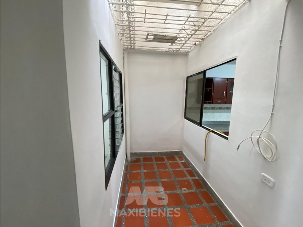 CASA PARA ARRIENDO UBICADO EN COPACABANA - 2
